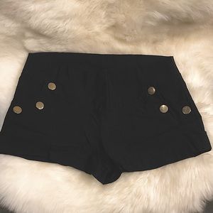 Black Shorts, Large, Valia
